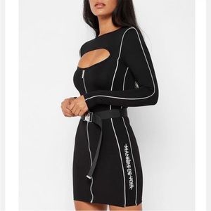 MANIERE DE VOIR SIZE SM CUT OUT DRESS ZIP UP FRONT With Belt